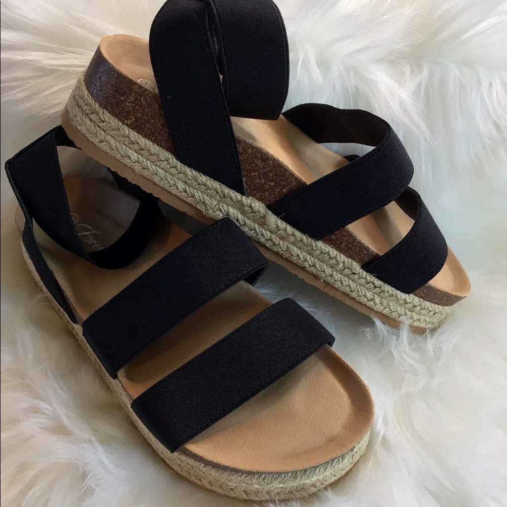 Women’s Size 10 Black Strap Sandals